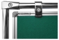 Tablica tekstylna na stelażu zielona, mocowanie góra.jpg